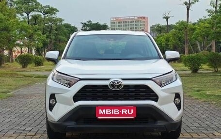 Toyota RAV4, 2020 год, 2 515 000 рублей, 3 фотография