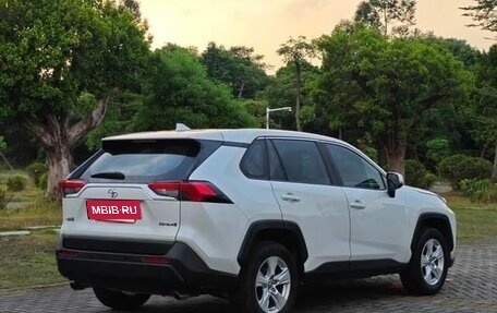 Toyota RAV4, 2020 год, 2 515 000 рублей, 4 фотография