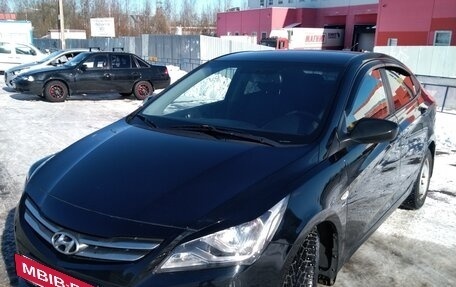 Hyundai Solaris II рестайлинг, 2015 год, 820 000 рублей, 2 фотография