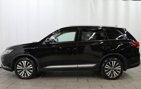 Mitsubishi Outlander III рестайлинг 3, 2018 год, 1 869 000 рублей, 8 фотография