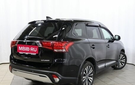 Mitsubishi Outlander III рестайлинг 3, 2018 год, 1 869 000 рублей, 4 фотография