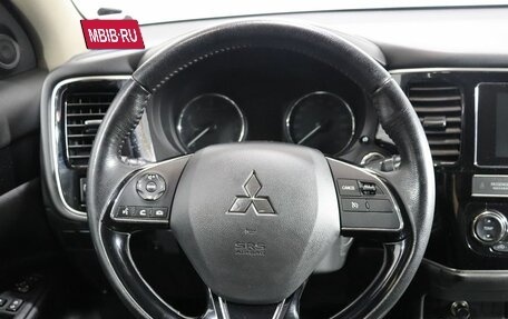 Mitsubishi Outlander III рестайлинг 3, 2018 год, 1 869 000 рублей, 14 фотография