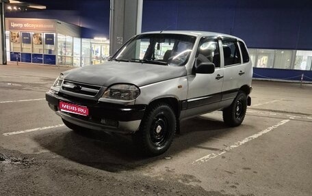 Chevrolet Niva I рестайлинг, 2003 год, 250 000 рублей, 1 фотография