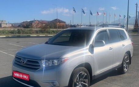 Toyota Highlander III, 2011 год, 2 200 000 рублей, 1 фотография