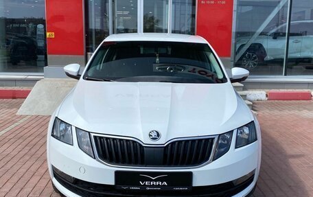 Skoda Octavia, 2018 год, 1 590 000 рублей, 3 фотография