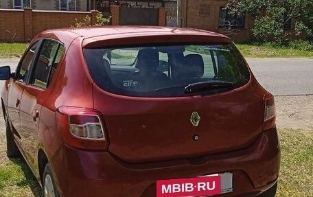 Renault Sandero II рестайлинг, 2014 год, 700 000 рублей, 2 фотография