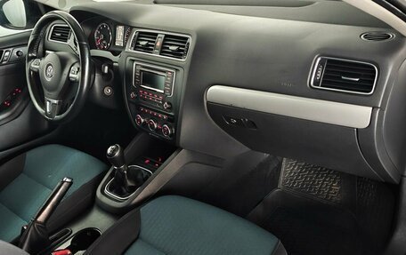 Volkswagen Jetta VI, 2013 год, 895 000 рублей, 9 фотография