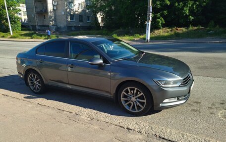 Volkswagen Passat B8 рестайлинг, 2016 год, 1 900 000 рублей, 2 фотография