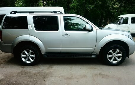 Nissan Pathfinder, 2010 год, 1 200 000 рублей, 2 фотография