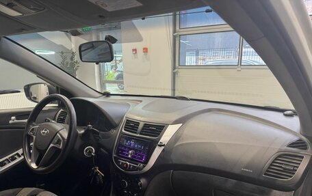 Hyundai Solaris II рестайлинг, 2011 год, 599 000 рублей, 10 фотография
