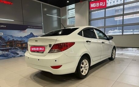 Hyundai Solaris II рестайлинг, 2011 год, 599 000 рублей, 4 фотография
