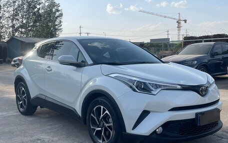 Toyota C-HR I рестайлинг, 2020 год, 1 990 000 рублей, 3 фотография