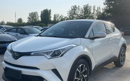 Toyota C-HR I рестайлинг, 2020 год, 1 990 000 рублей, 2 фотография