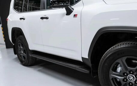 Toyota Land Cruiser, 2024 год, 15 фотография
