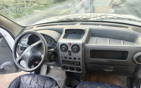 Peugeot Partner II рестайлинг 2, 2011 год, 250 000 рублей, 6 фотография