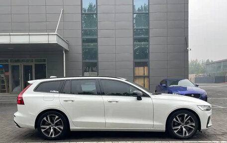 Volvo V60 II, 2021 год, 2 790 099 рублей, 6 фотография
