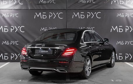 Mercedes-Benz E-Класс, 2019 год, 4 600 000 рублей, 3 фотография
