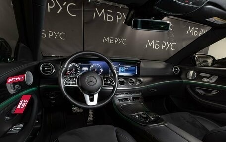 Mercedes-Benz E-Класс, 2019 год, 4 600 000 рублей, 9 фотография