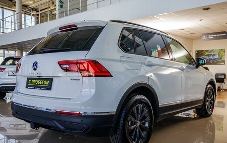 Volkswagen Tiguan II, 2021 год, 3 048 000 рублей, 3 фотография