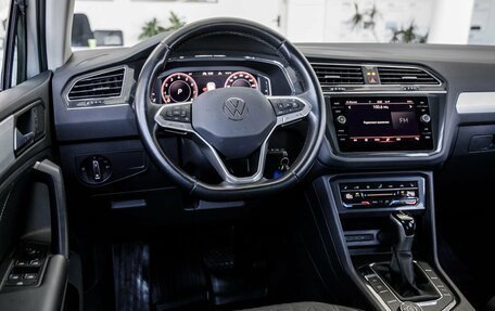 Volkswagen Tiguan II, 2021 год, 3 048 000 рублей, 20 фотография