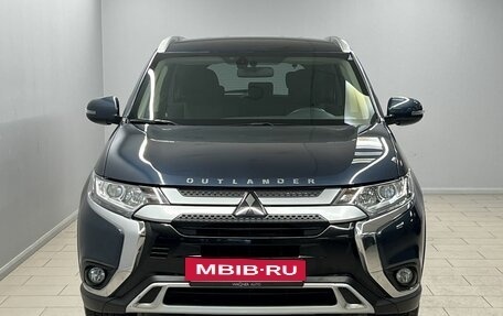 Mitsubishi Outlander III рестайлинг 3, 2020 год, 2 245 000 рублей, 2 фотография