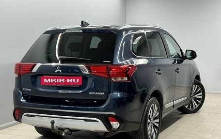 Mitsubishi Outlander III рестайлинг 3, 2020 год, 2 245 000 рублей, 5 фотография