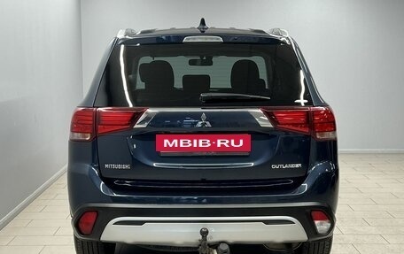 Mitsubishi Outlander III рестайлинг 3, 2020 год, 2 245 000 рублей, 4 фотография