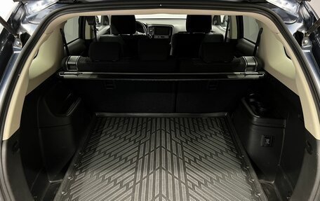 Mitsubishi Outlander III рестайлинг 3, 2020 год, 2 245 000 рублей, 10 фотография