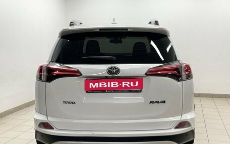 Toyota RAV4, 2017 год, 2 029 000 рублей, 5 фотография