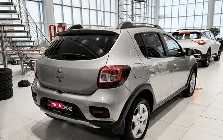 Renault Sandero II рестайлинг, 2018 год, 890 000 рублей, 5 фотография