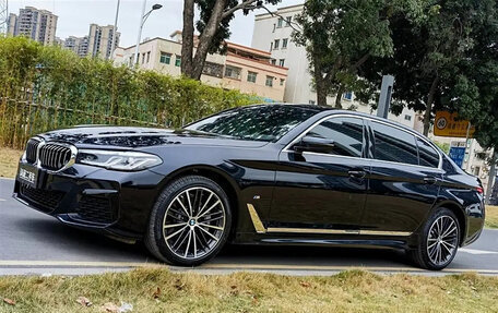 BMW 5 серия, 2022 год, 4 880 000 рублей, 2 фотография