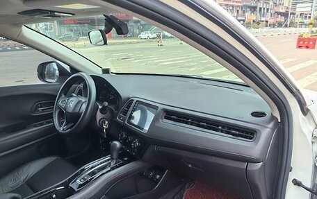 Honda Vezel, 2021 год, 1 450 000 рублей, 9 фотография