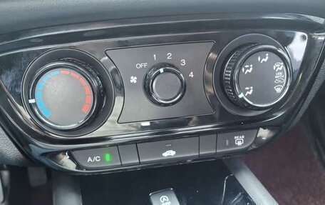 Honda Vezel, 2021 год, 1 450 000 рублей, 14 фотография