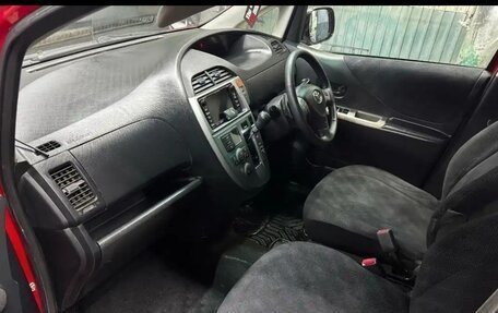 Toyota Ractis I, 2005 год, 580 000 рублей, 11 фотография