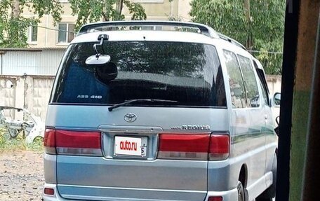 Toyota Regius, 1997 год, 900 000 рублей, 2 фотография