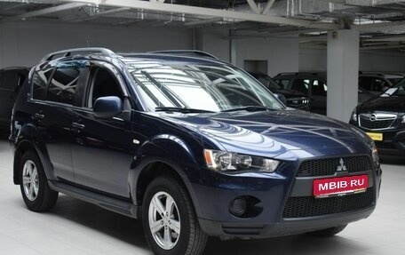 Mitsubishi Outlander III рестайлинг 3, 2011 год, 950 000 рублей, 1 фотография
