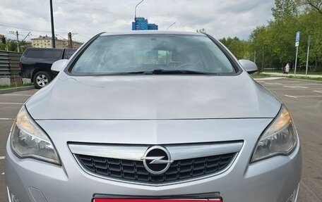 Opel Astra J, 2011 год, 850 000 рублей, 1 фотография