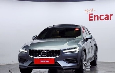 Volvo V60 Cross Country II, 2021 год, 4 182 620 рублей, 1 фотография