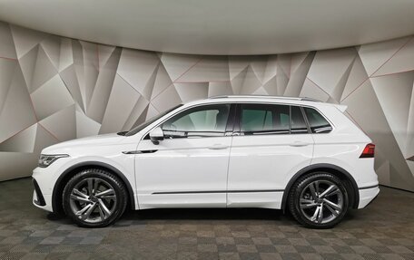 Volkswagen Tiguan II, 2021 год, 4 440 000 рублей, 5 фотография