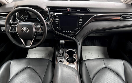 Toyota Camry, 2020 год, 2 995 000 рублей, 10 фотография
