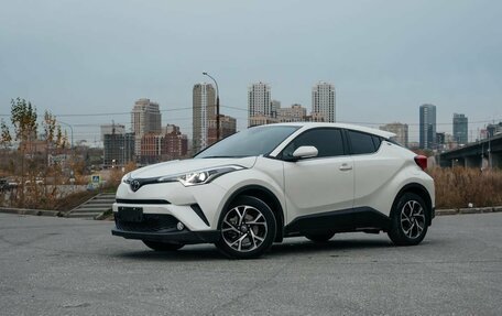 Toyota C-HR I рестайлинг, 2022 год, 1 935 000 рублей, 3 фотография