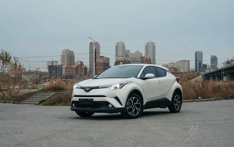 Toyota C-HR I рестайлинг, 2022 год, 1 935 000 рублей, 5 фотография