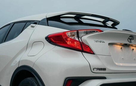 Toyota C-HR I рестайлинг, 2022 год, 1 935 000 рублей, 10 фотография