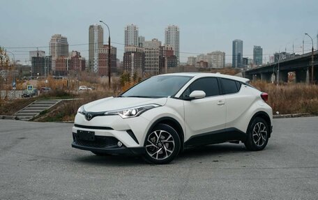 Toyota C-HR I рестайлинг, 2022 год, 1 935 000 рублей, 7 фотография