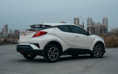 Toyota C-HR I рестайлинг, 2022 год, 1 935 000 рублей, 13 фотография