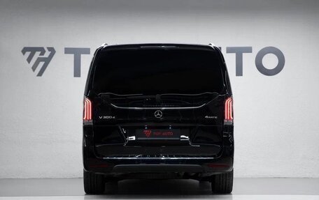 Mercedes-Benz V-Класс, 2024 год, 16 800 000 рублей, 4 фотография
