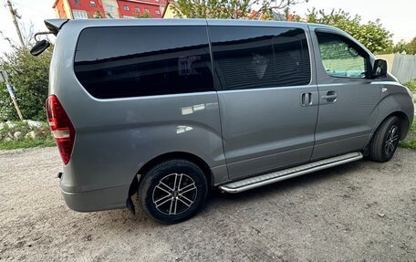Hyundai Grand Starex Grand Starex I рестайлинг 2, 2011 год, 1 550 000 рублей, 2 фотография