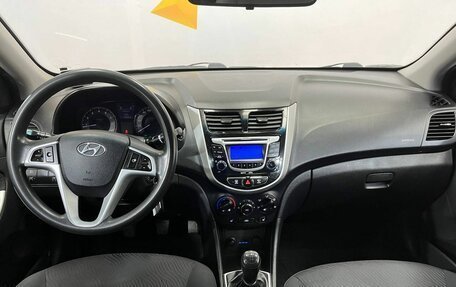 Hyundai Solaris II рестайлинг, 2013 год, 860 000 рублей, 9 фотография