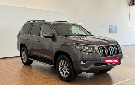 Toyota Land Cruiser Prado 150 рестайлинг 2, 2017 год, 4 700 000 рублей, 3 фотография