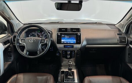 Toyota Land Cruiser Prado 150 рестайлинг 2, 2017 год, 4 700 000 рублей, 13 фотография